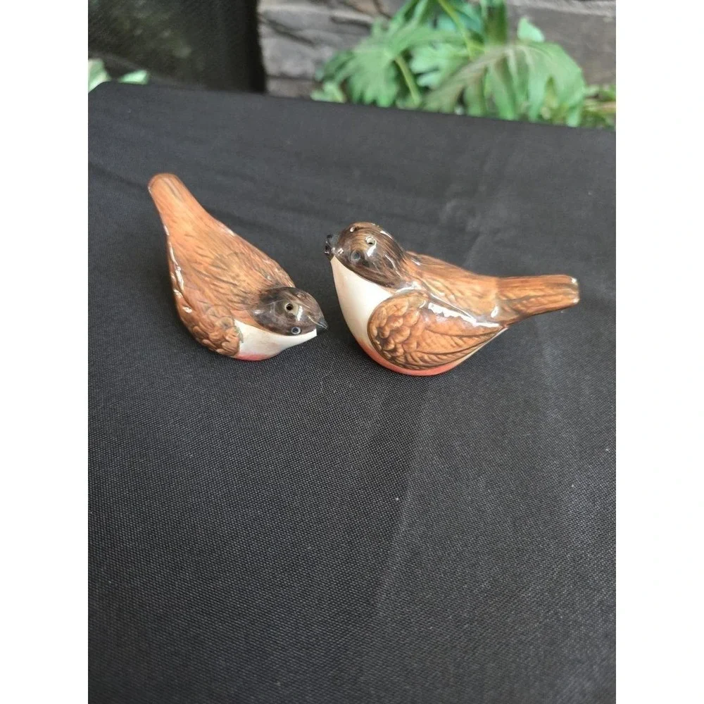 BIRDS SALT AND PEPPER SHAKERS EXCELLENT CONDITION